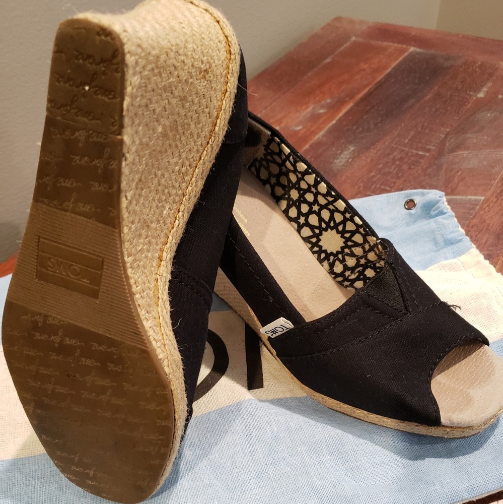 TOMS Women's Classic Espadrille Wedge